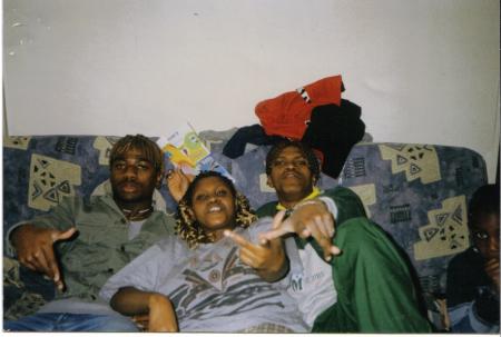 CHRIS ? MA SOEURS ZALIA ET MOI